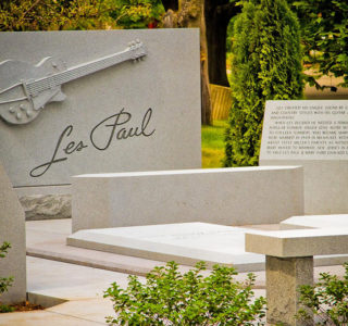 Less Paul Grave Site Design